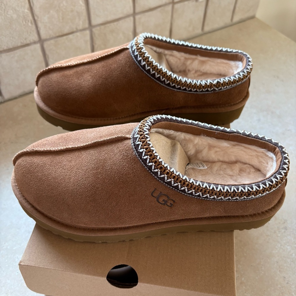 UGG Tasman Slippers in Chestnut